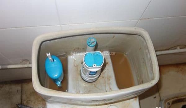 马桶水箱