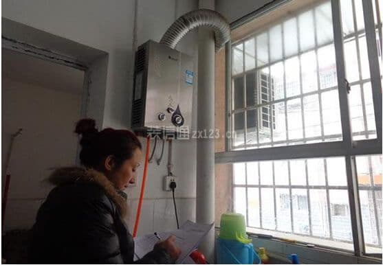 直排式热水器
