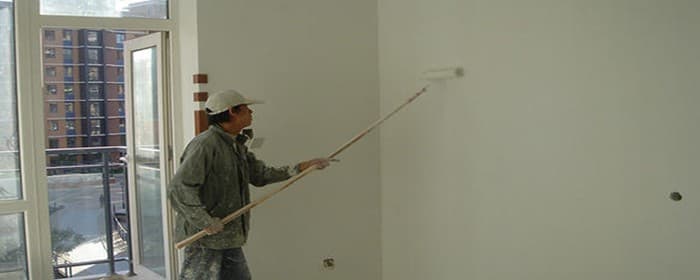 自己刷白墙用什么材料