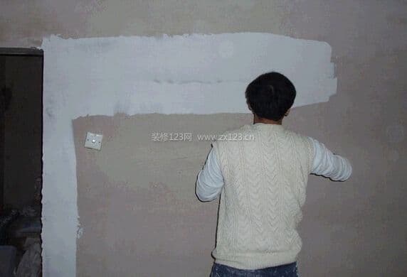 刮腻子