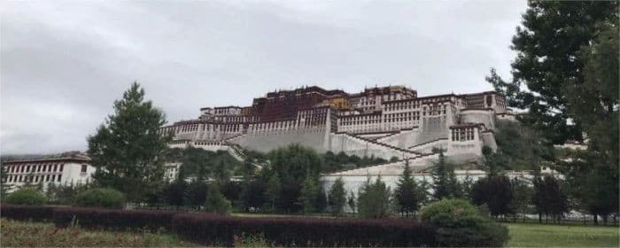 布达拉宫有多少间房子