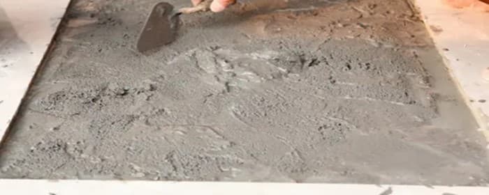 瓷砖胶粉能配水泥一起用吗
