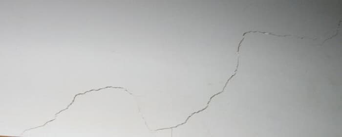 墙壁粉刷后开裂是什么原因