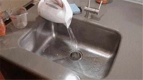 厨房下水道有异味怎么处理图1
