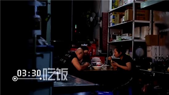 《梦想改造家》爆改福州“烧烤一哥”阿龙的家，日夜颠倒的家也能幸福生活