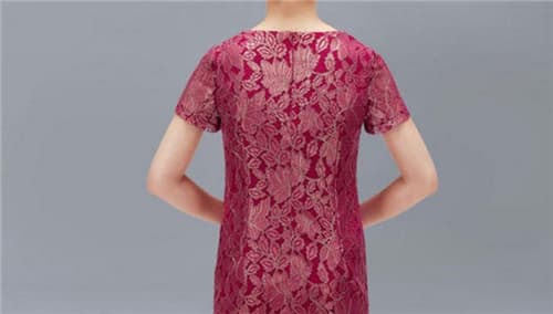 早上接亲穿婚纱还是秀禾
