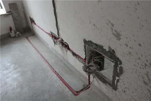 不敲地砖重新走水电