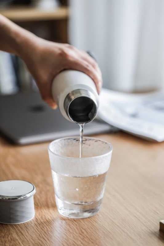 辣妈冲奶神器——东菱便携烧水杯一键调温，解放双手
