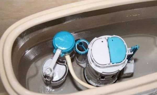 马桶水箱配件怎么拆