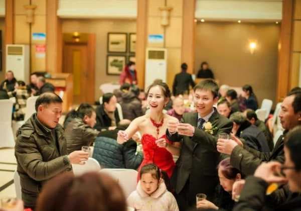 如何选择适合办婚宴酒店