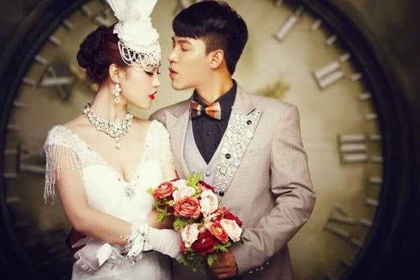 自己订婚低调发朋友圈