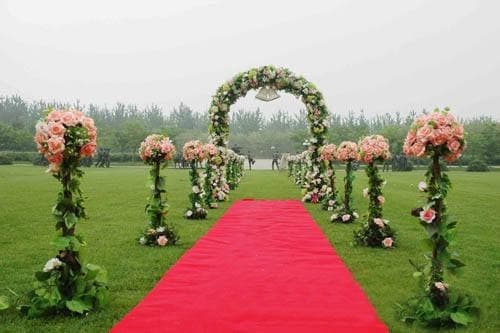 草坪婚礼贵吗