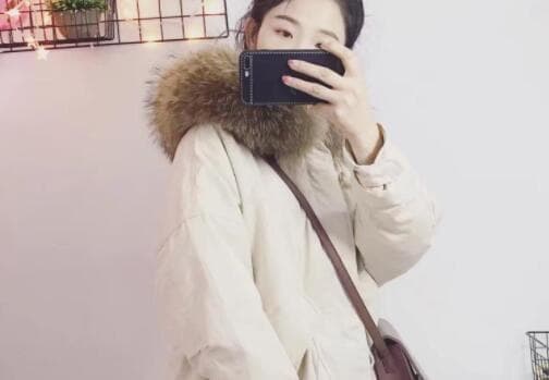 别人结婚穿白色羽绒服可以吗