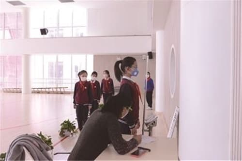 十岁女孩体重身高是多少