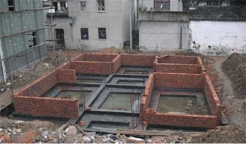 高层地基下沉危险吗