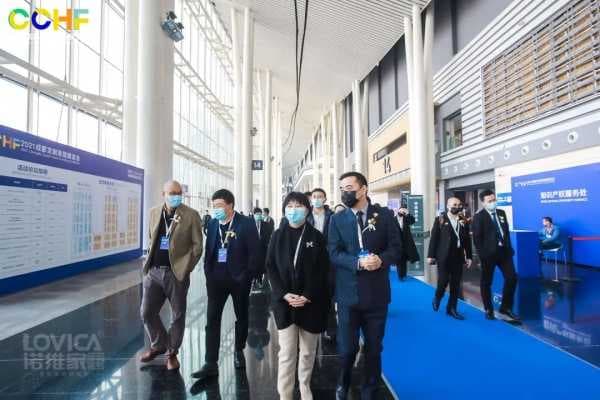诺维家周总作为协会监事长出席2021成都定制家居展