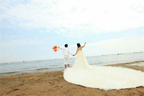 祝福新郎新娘的话四字